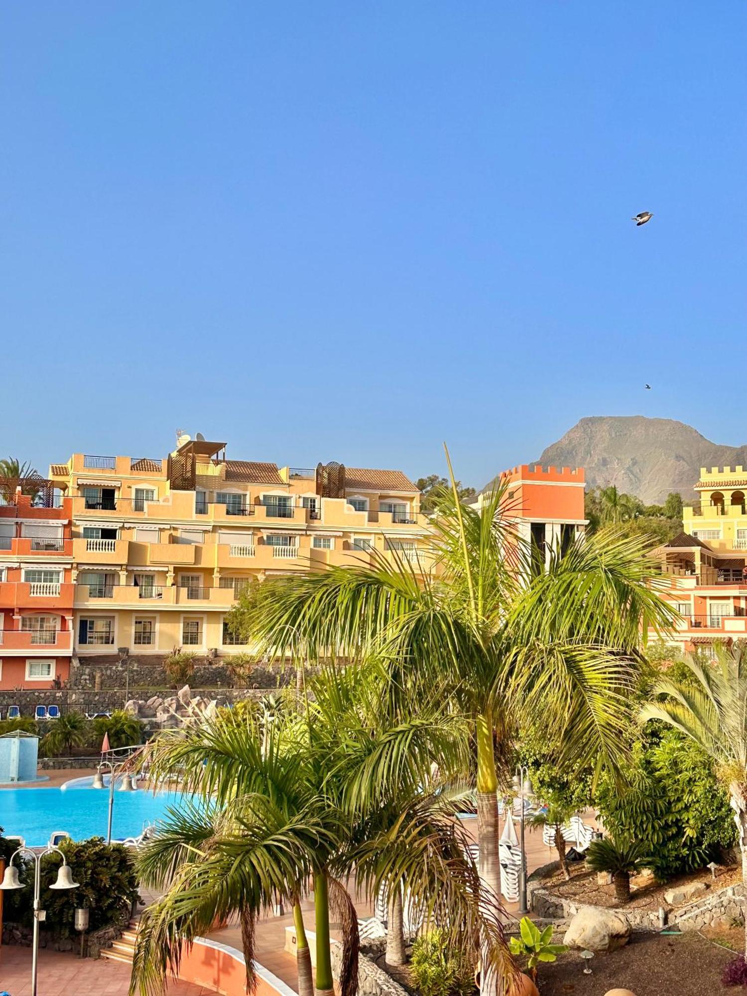 Sunset Apartment 2 & Heated Pool Los Cristianos  Extérieur photo
